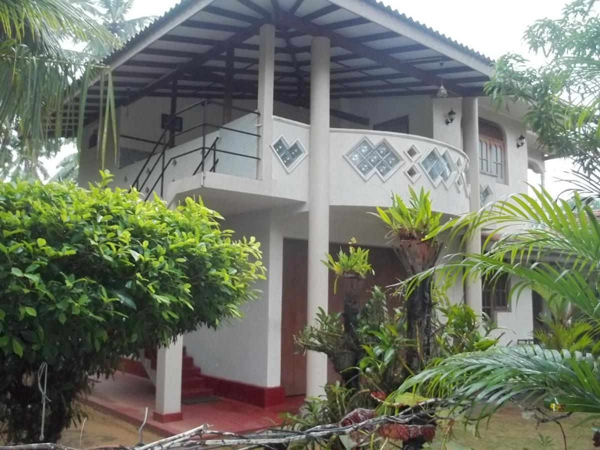 Anura Home Stay Kalutara Exterior photo