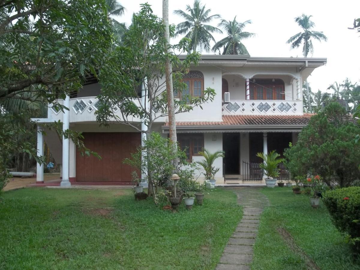 Anura Home Stay Kalutara Exterior photo