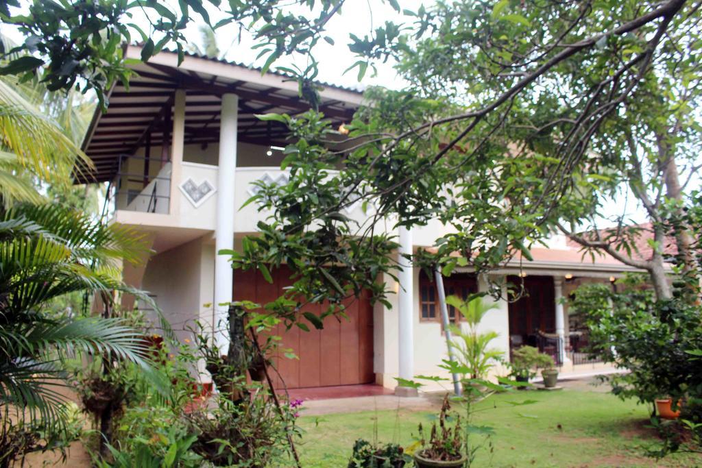 Anura Home Stay Kalutara Exterior photo