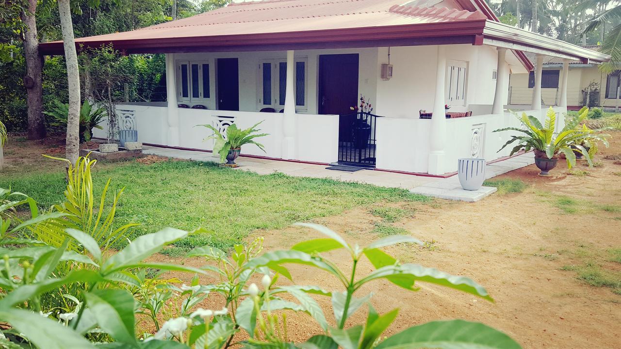 Anura Home Stay Kalutara Exterior photo